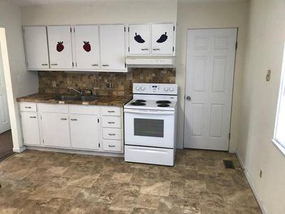 536 S Poplar Dr - Photo 2 of 5