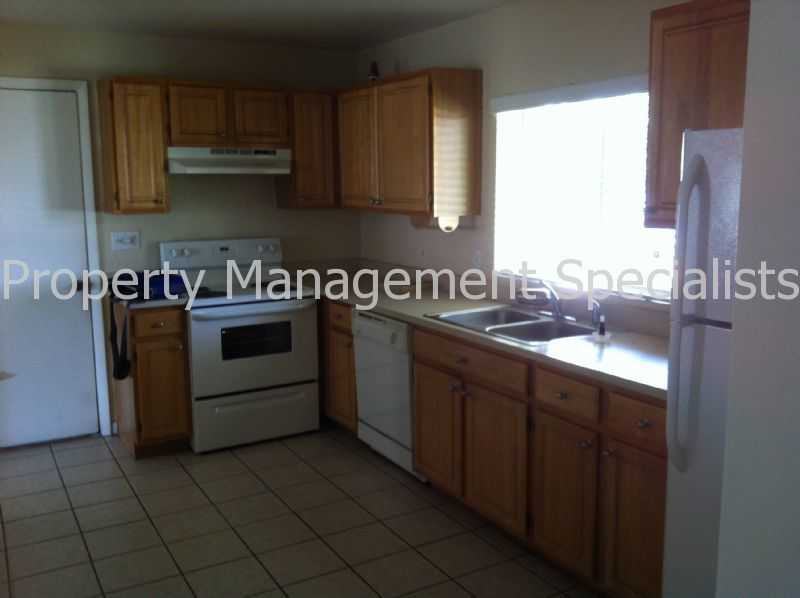 3223 Little Sound Dr - Photo 2 of 8