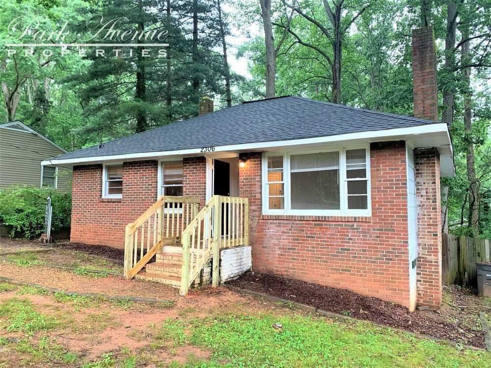 2306 Redbud Ln - Photo 2 of 10