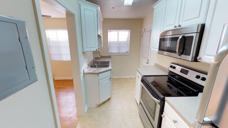 2761 Saint Johns Ave #6 - Photo 3 of 16
