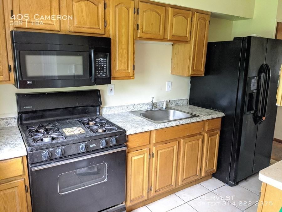 405 Cameron Rd - Photo 2 of 8