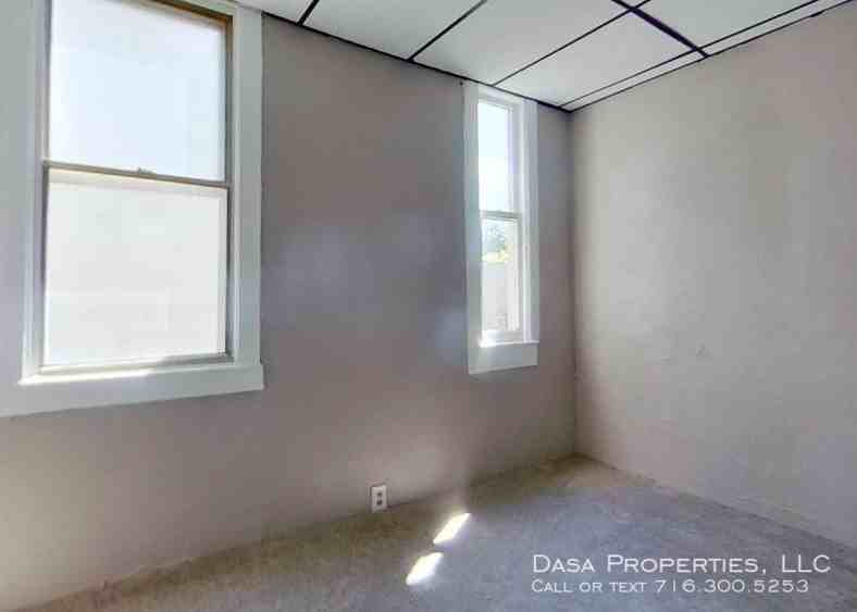 100 Roebling Ave - Photo 2 of 9