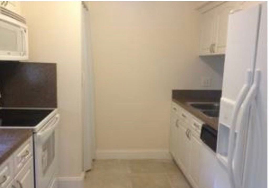 465 Southwest 86th Avenue - Photo 5 of 9