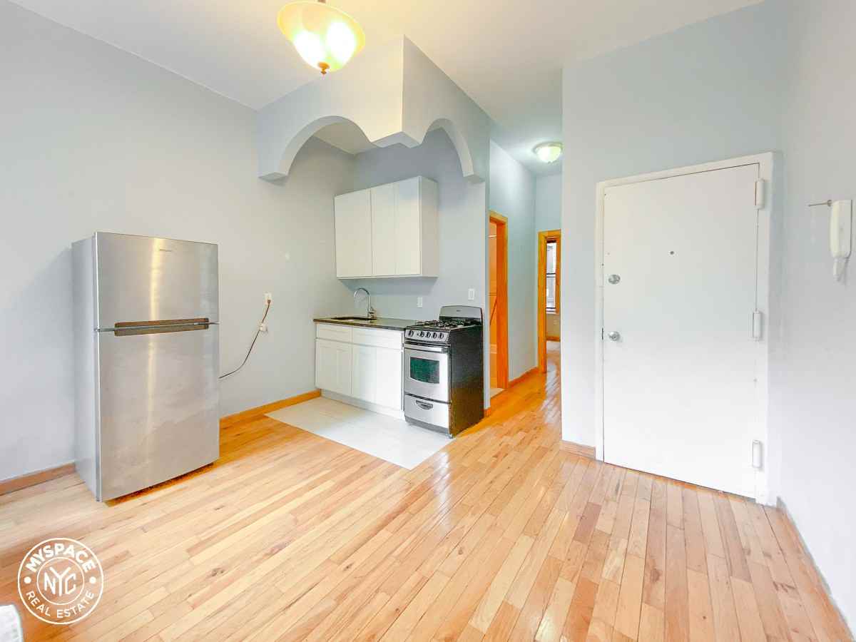 807 Saint Johns Pl #2D