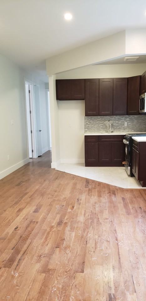 1429 Teller Ave - Photo 2 of 6