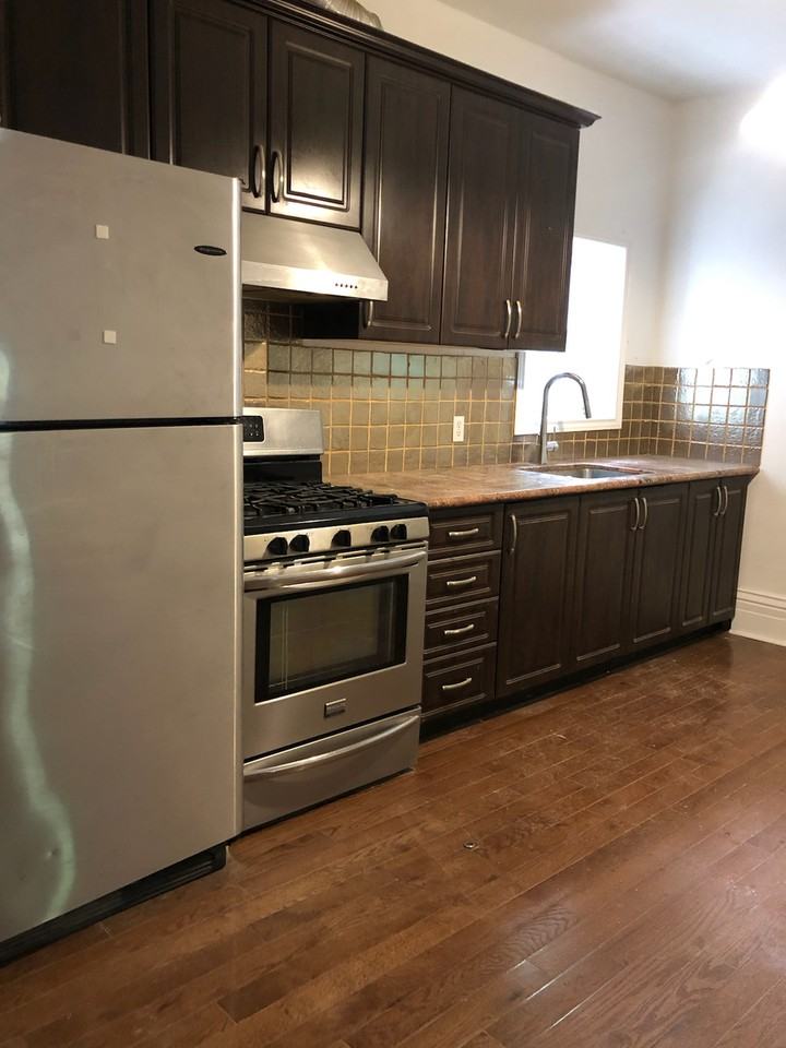 Madison Ave & Dupont St