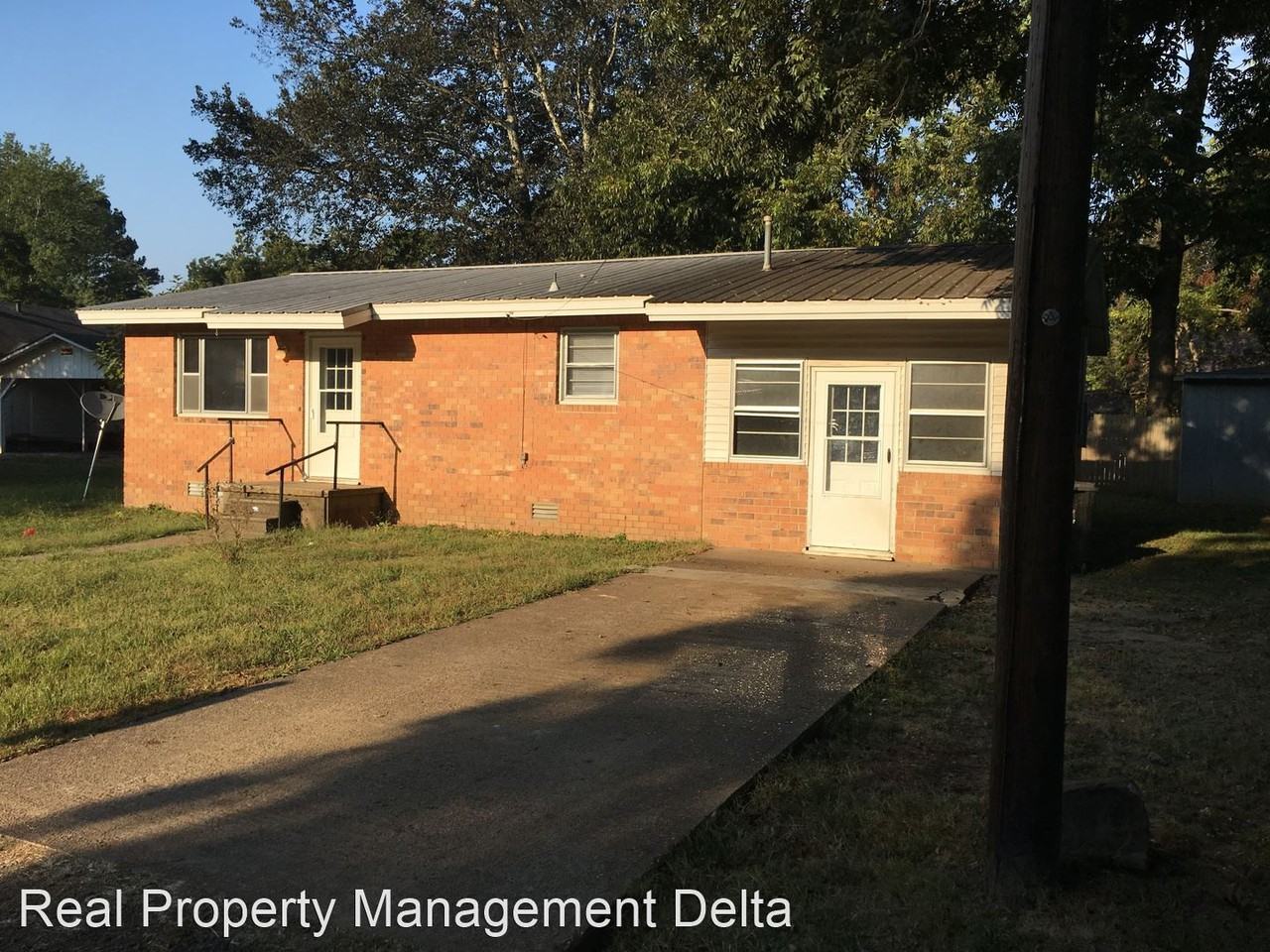 305 Monroe St - Photo 2 of 23