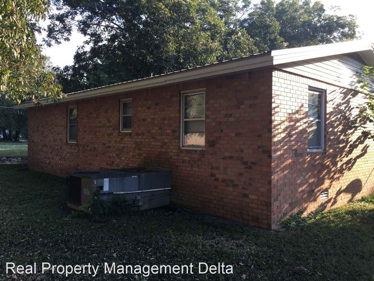 305 Monroe St - Photo 3 of 23