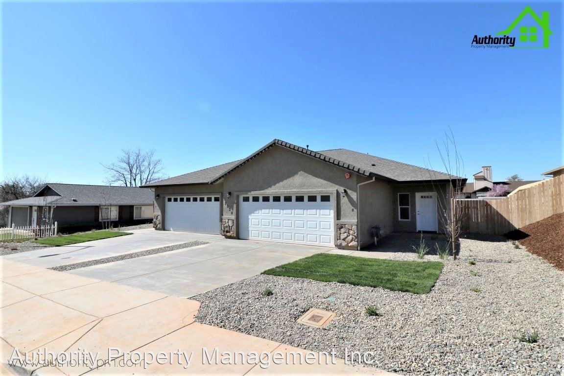 2538  Rainbow Ln. - Photo 3 of 17