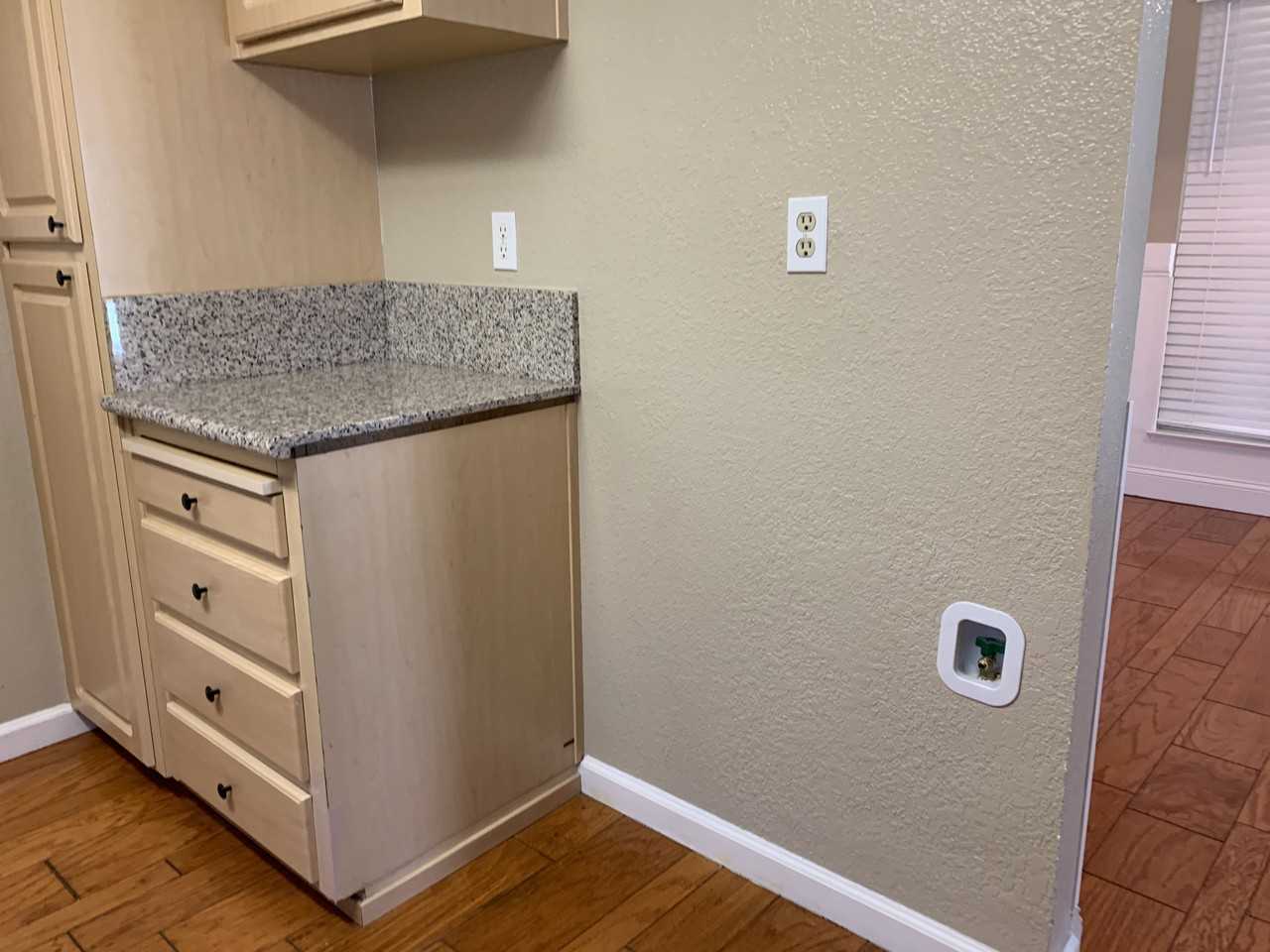 445 Magnolia Ln - Photo 4 of 21