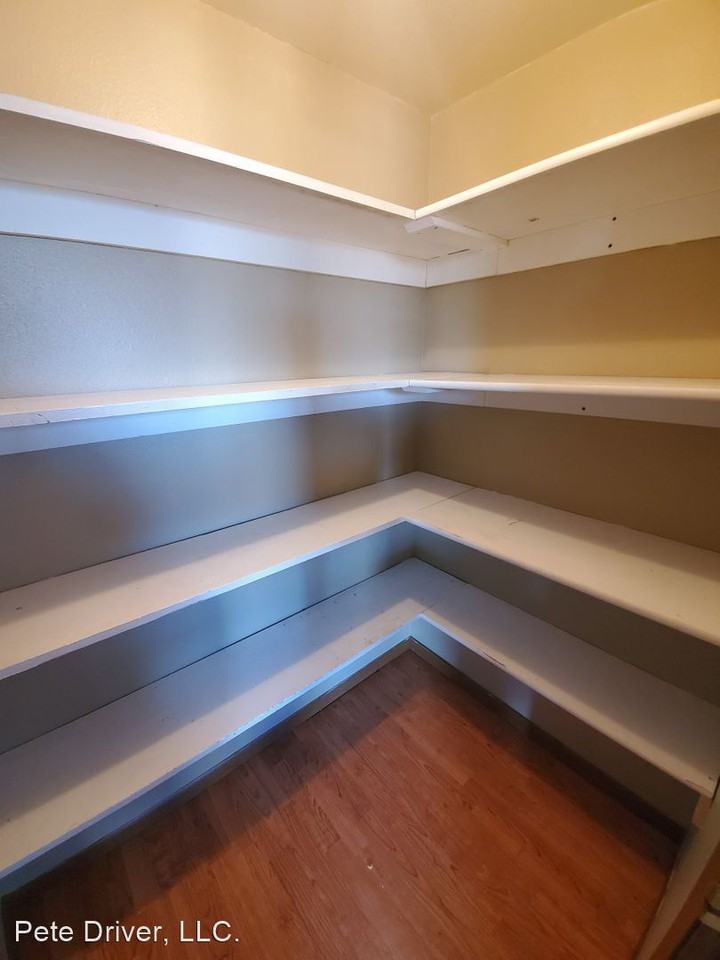 303 Charcoal Ct - Photo 3 of 17