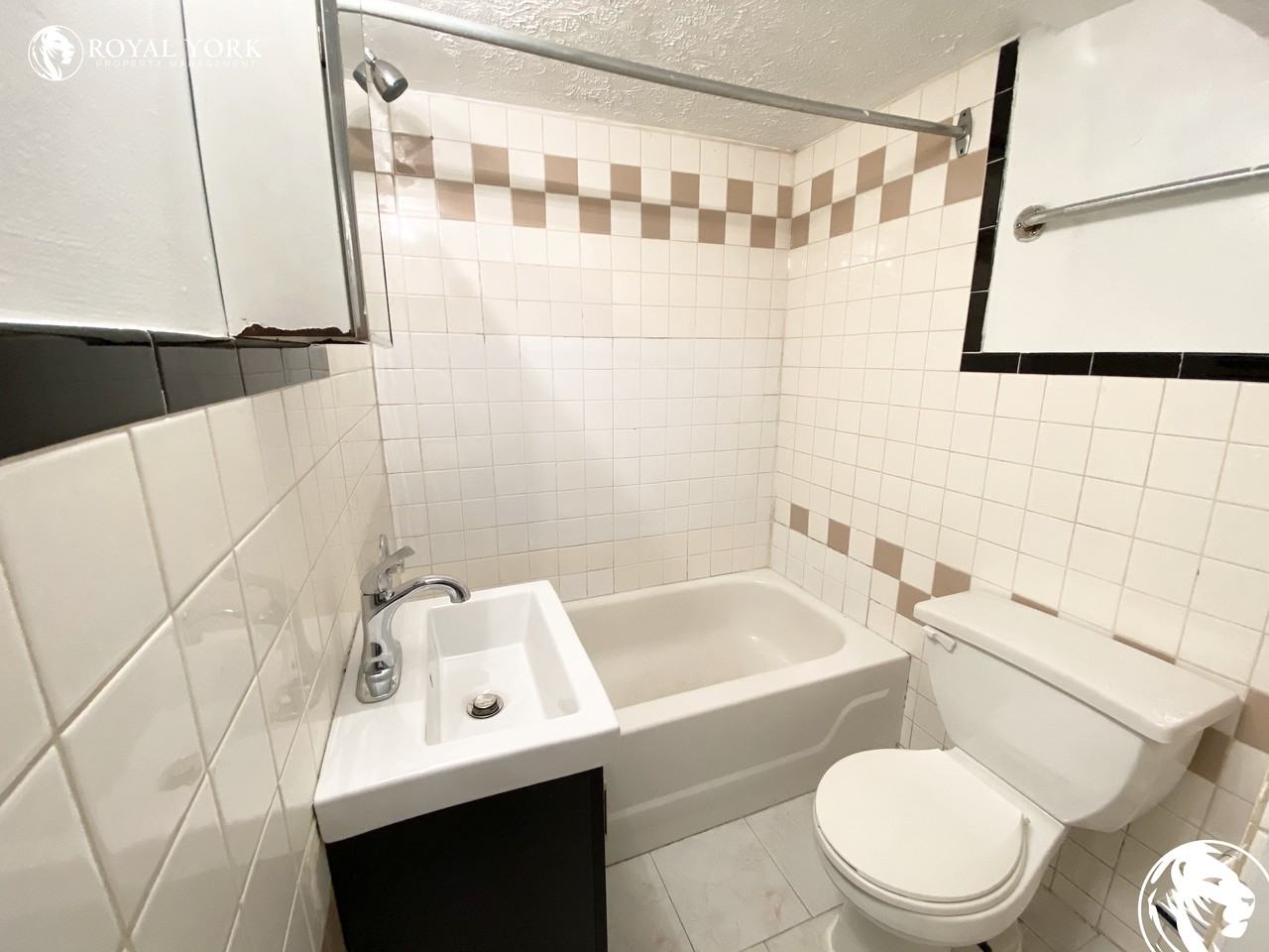 38 4-38 Beckett Avenue - Photo 3 of 10