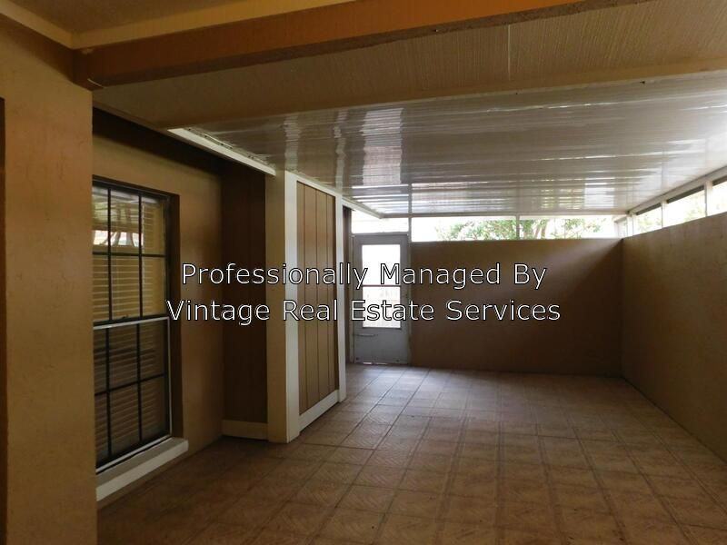 4913 Rockledge Cir - Photo 2 of 35