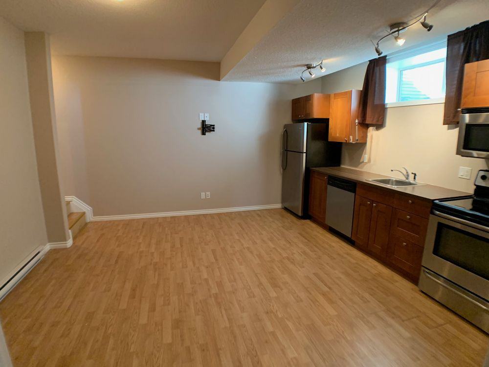 328B Falcon Dr - Photo 2 of 9