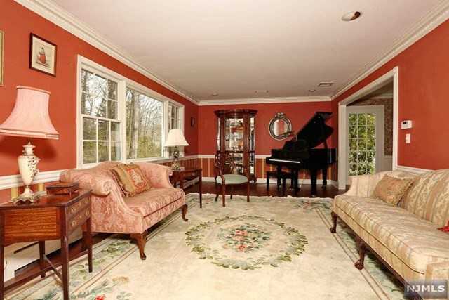 420 Paul Ave - Photo 2 of 25