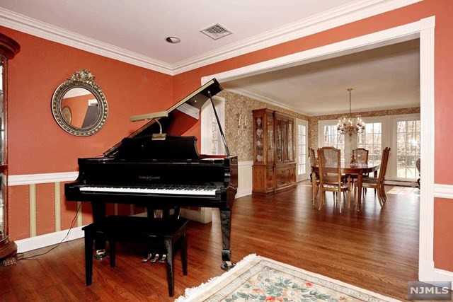 420 Paul Ave - Photo 3 of 25