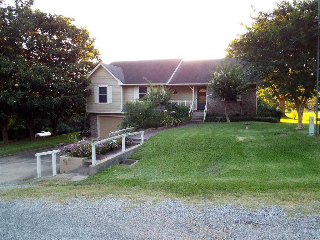 70 Valley Dr - Photo 2 of 47