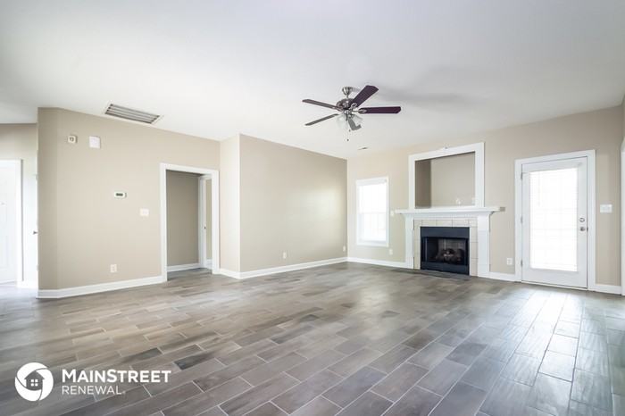 78 Dawn Ave - Photo 3 of 16