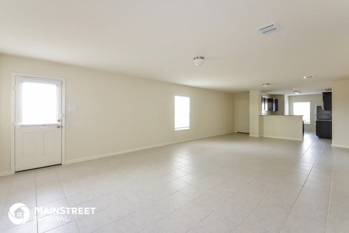 6206 Lakefront St - Photo 3 of 15