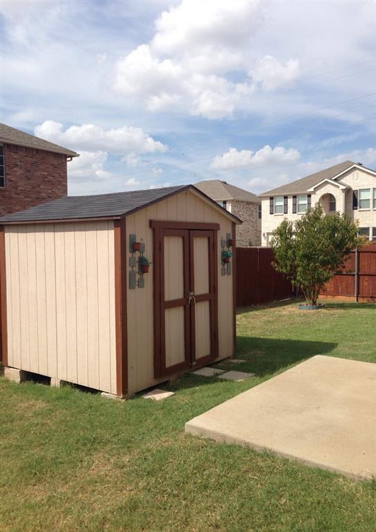 7457 Candler Dr - Photo 3 of 19