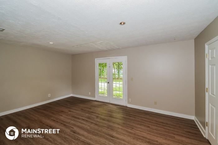 7037 Red Robin Dr - Photo 3 of 16