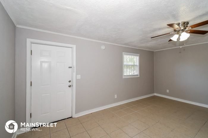 4602 Roanoke Blvd - Photo 3 of 16