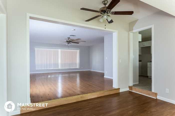 1510 W Terrace Dr - Photo 3 of 14