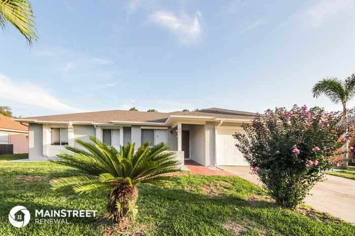 638 Iowa Woods Cir E - Photo 3 of 16