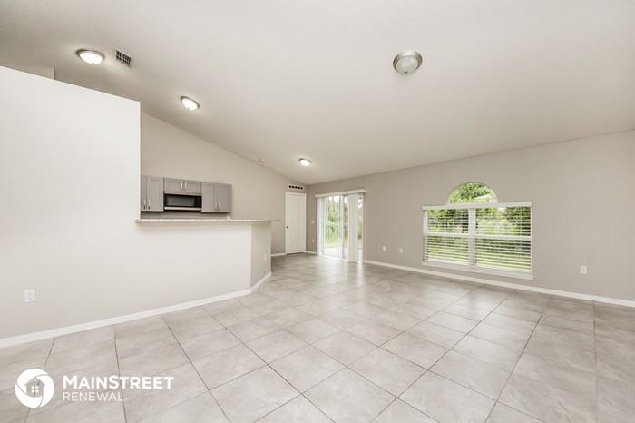 1330 Dover Dr - Photo 3 of 14