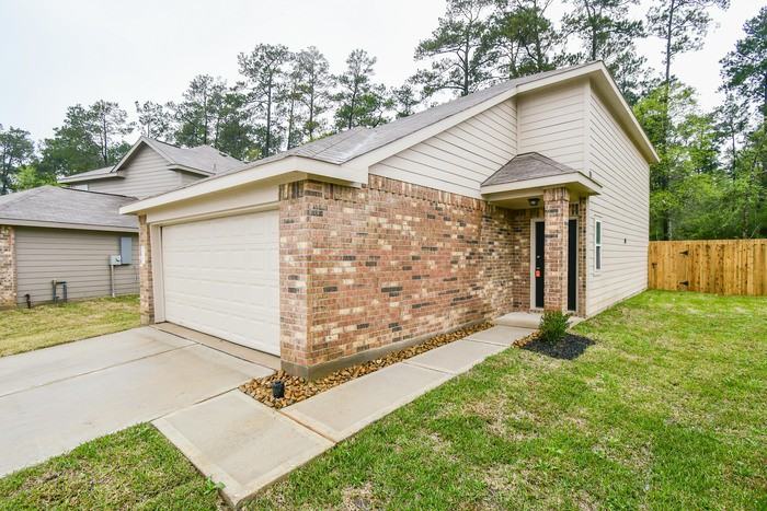 13975 Westfield Dr - Photo 2 of 10