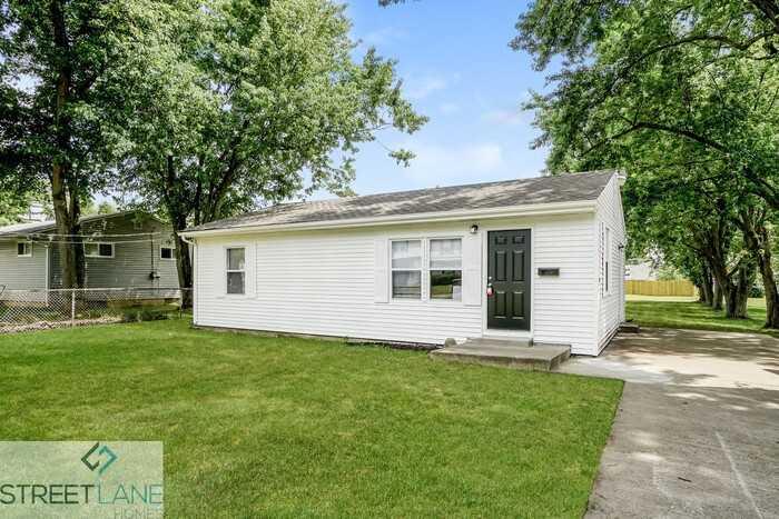 6135 Roselawn Ave - Photo 2 of 15