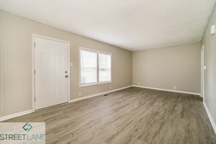 6135 Roselawn Ave - Photo 3 of 15