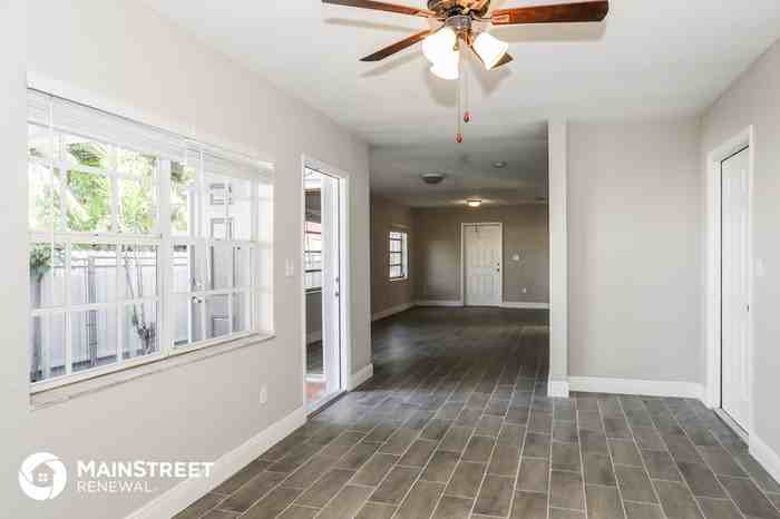 9311 Sw 38th St - Photo 3 of 16