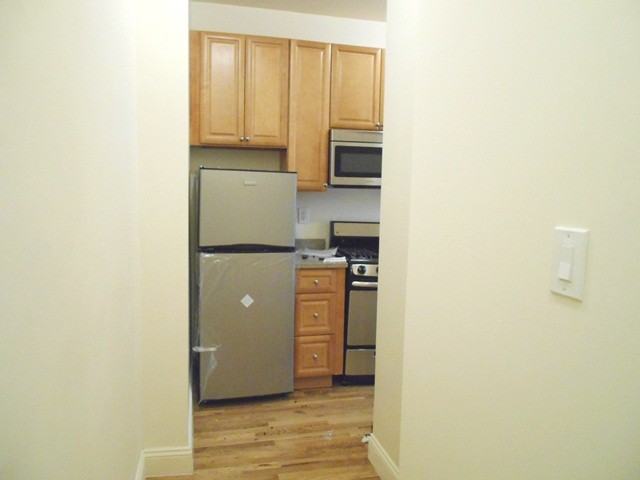 230-232 Thompson Street - Photo 2 of 21