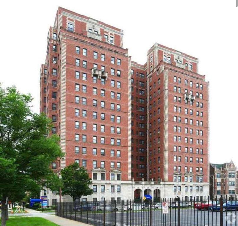 7000 South South Shore Drive #211