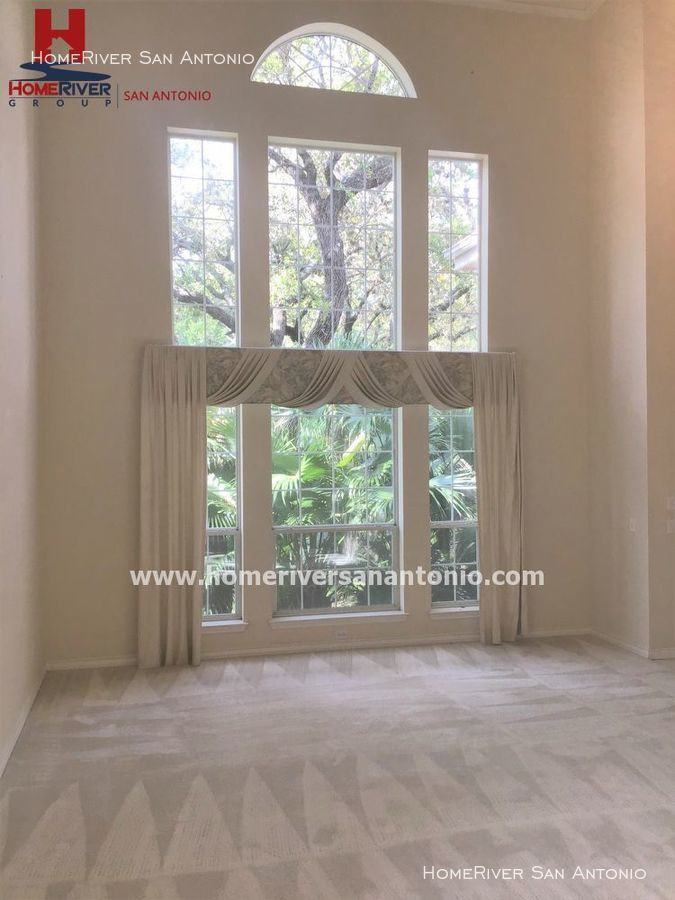 15806 Mission Rdg - Photo 2 of 24