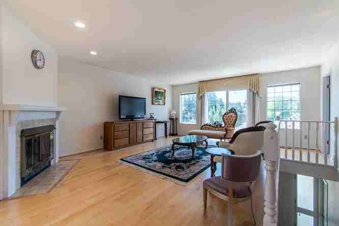 6153 Francis Road upper floo - Photo 3 of 20
