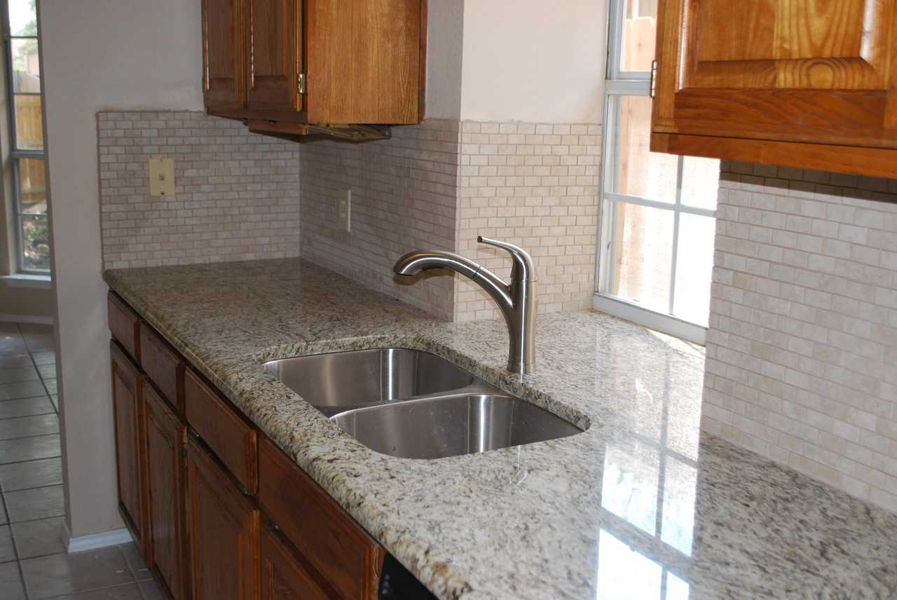 954 Grasswood Ct - Photo 3 of 24