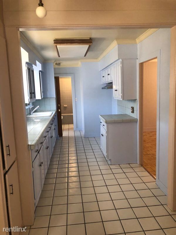 2946 8th Ave - Photo 3 of 10