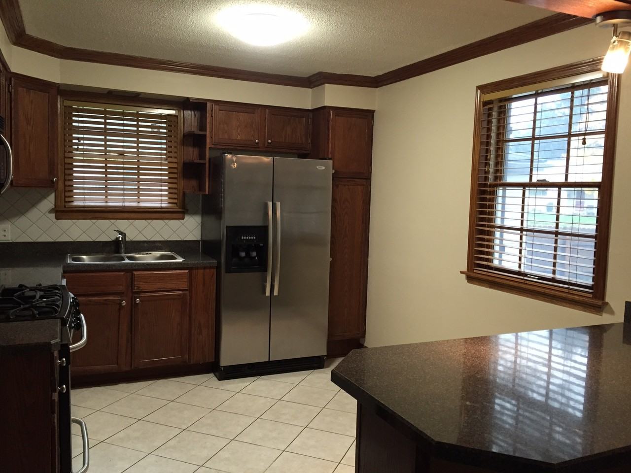 17625 Dixmoor Dr - Photo 2 of 22