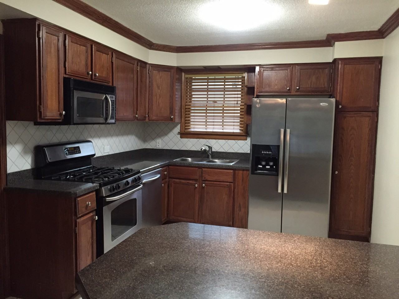 17625 Dixmoor Dr - Photo 3 of 22