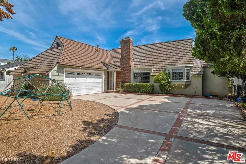 Barbies Dream House Is Real And Its In Los Angeles Travel  Leisure