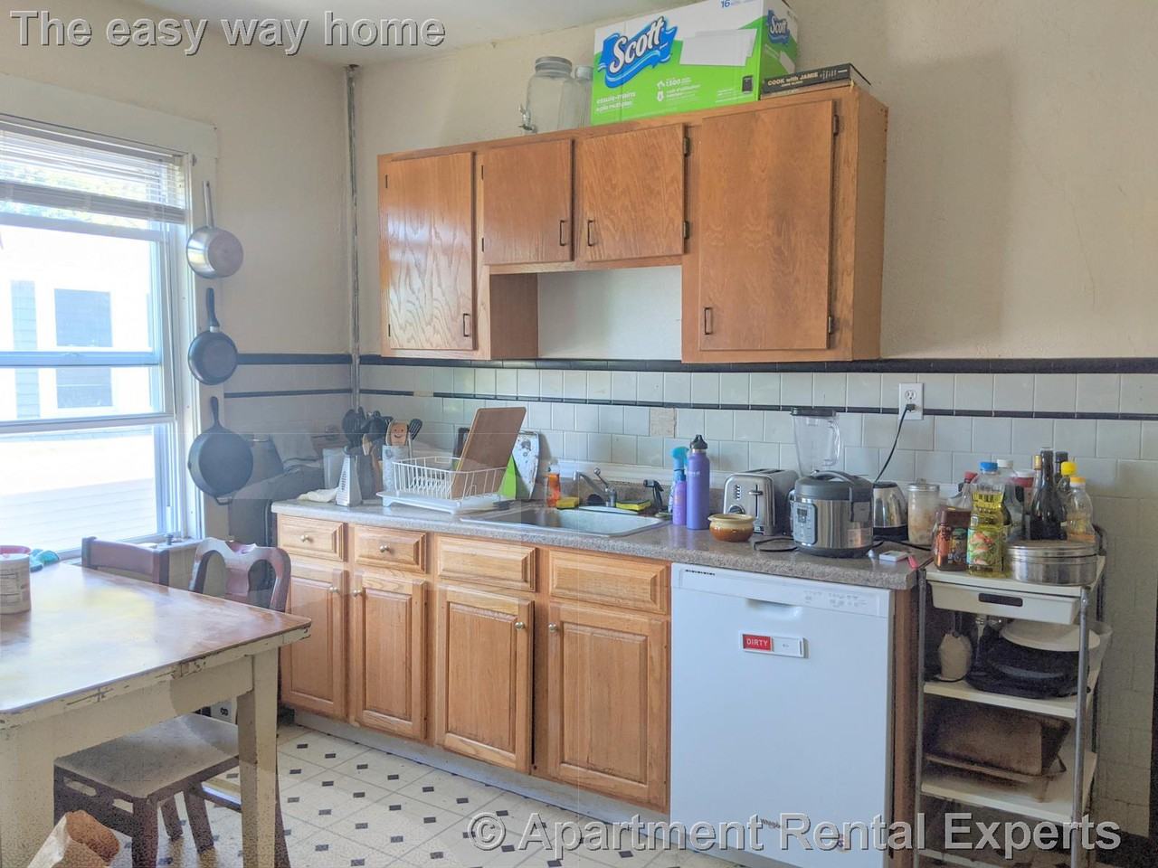 64 Linden Ave #2 - Photo 3 of 24