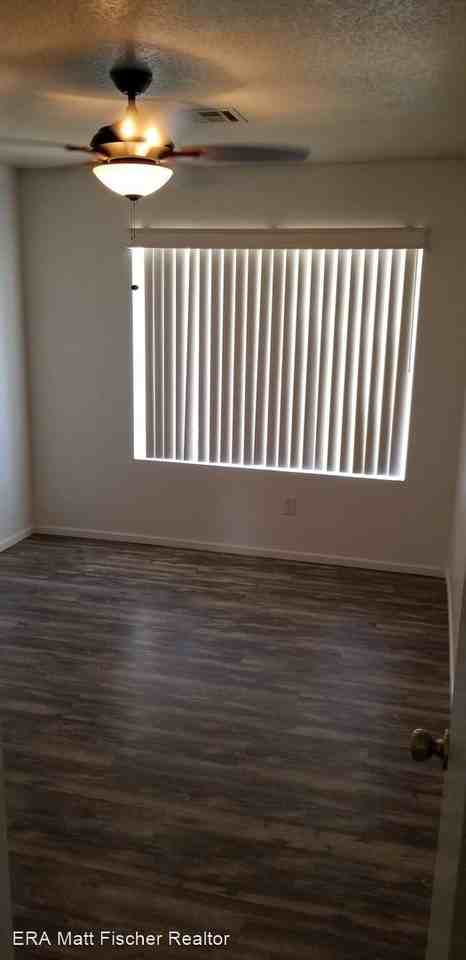 11423 E 27th St - Photo 2 of 5