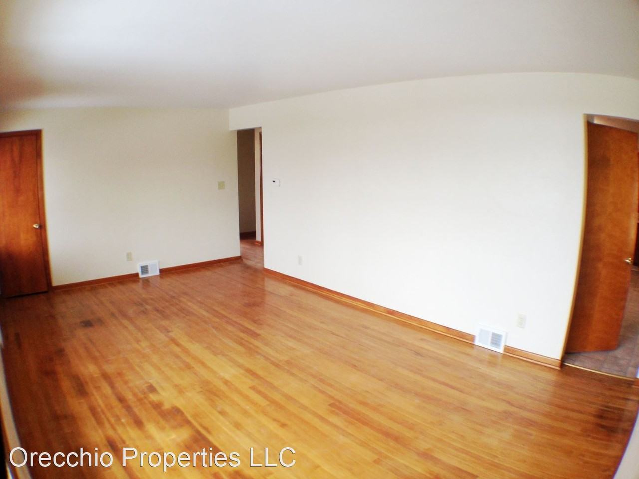 125 Capitol Dr - Photo 2 of 16