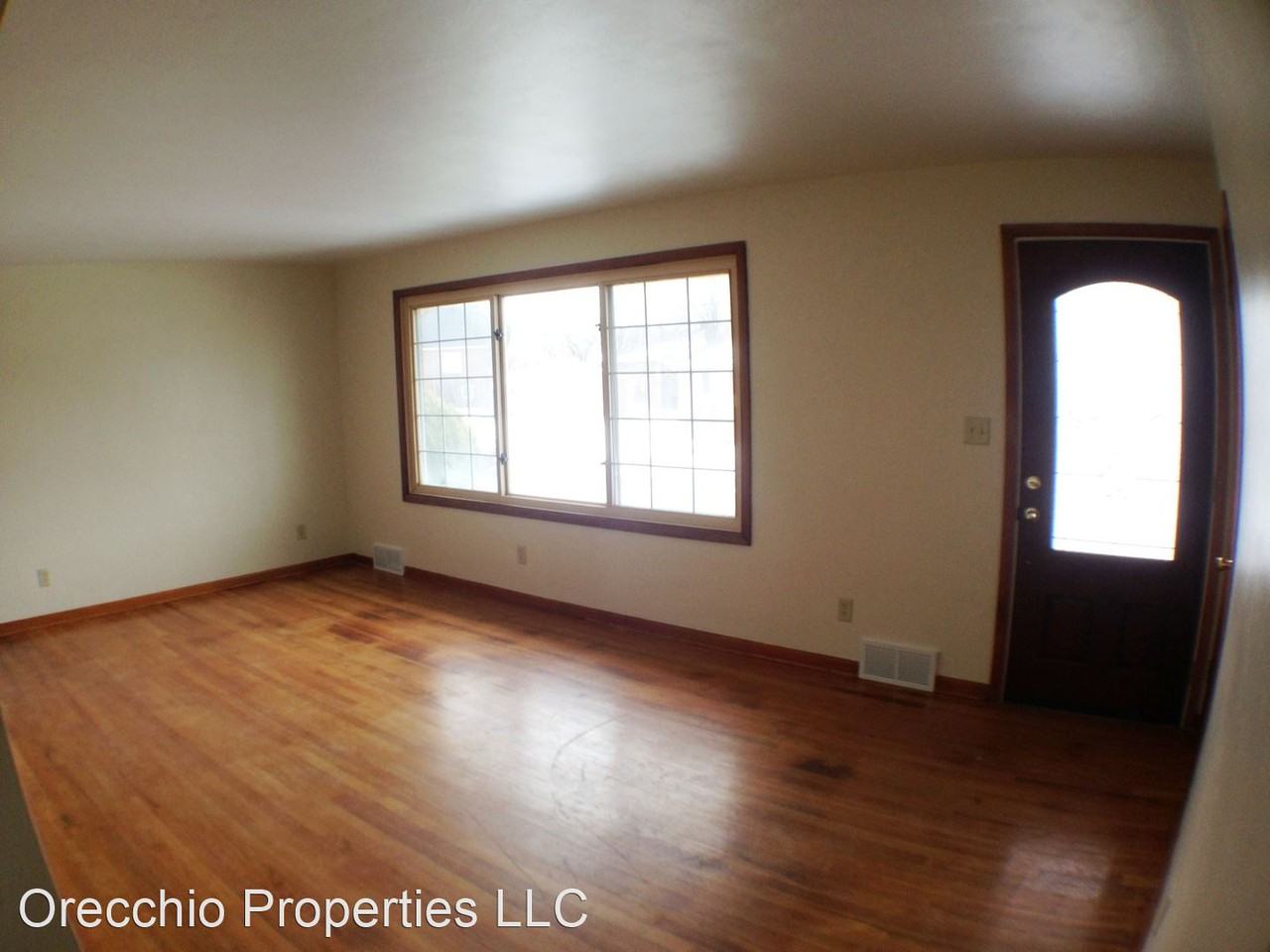 125 Capitol Dr - Photo 3 of 16
