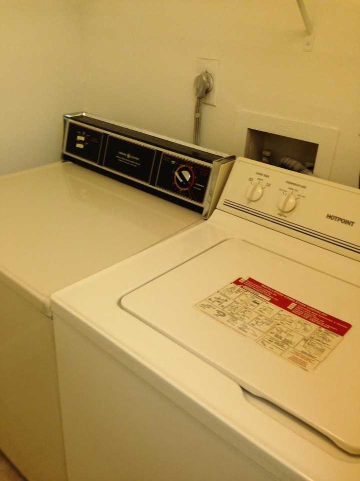 1255 Sw 46 Ave - Photo 3 of 18