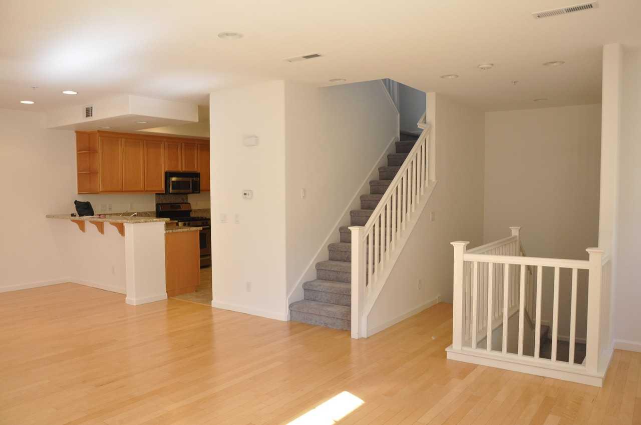 2584 Heron Ct - Photo 2 of 8