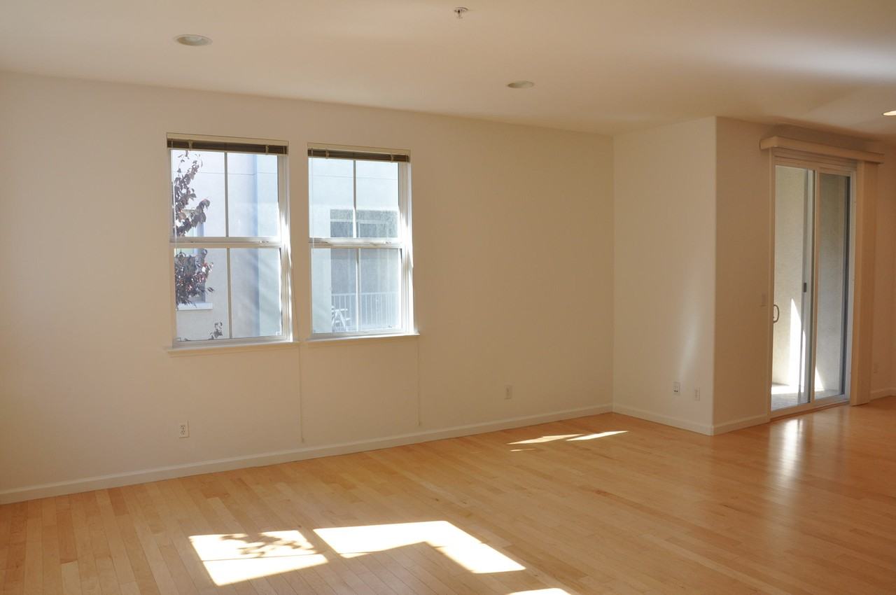2584 Heron Ct - Photo 3 of 8