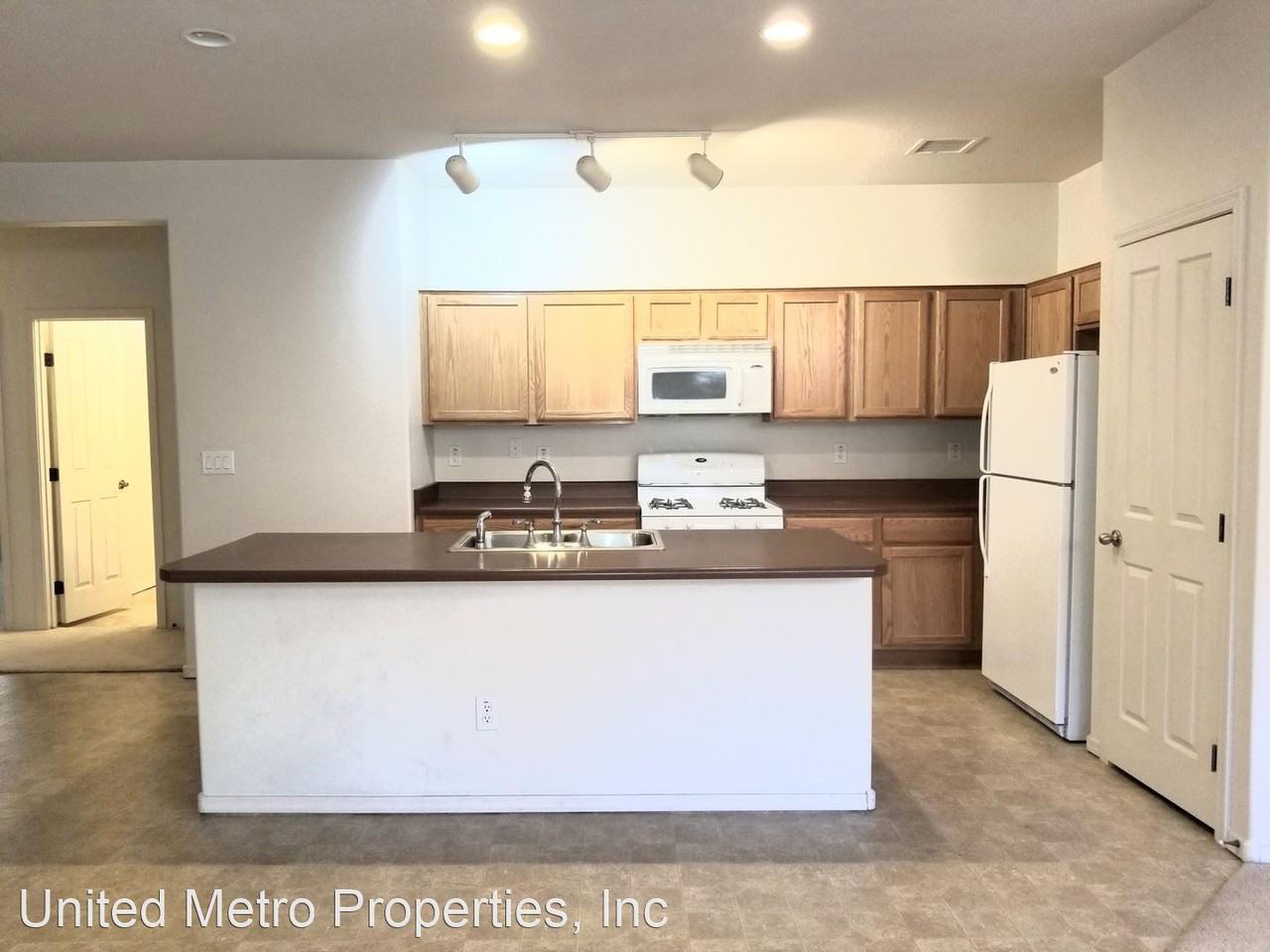 1861 N Thimble Ln - Photo 3 of 14